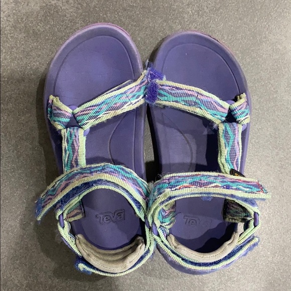 girls tevas